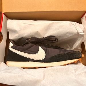 Nike Daybreak Athletic shoes Size 7
